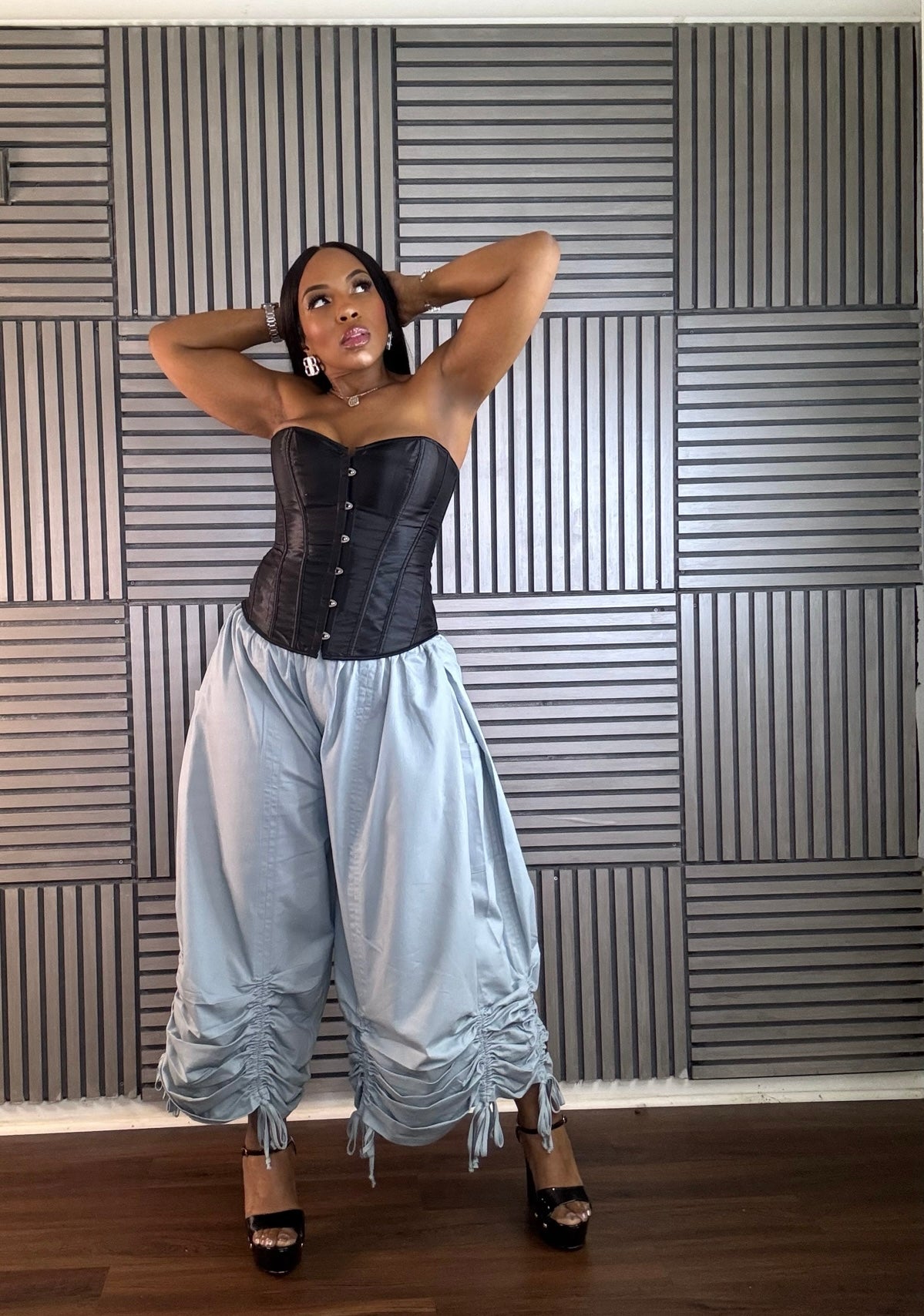 The Snatched Waist Corset in Black