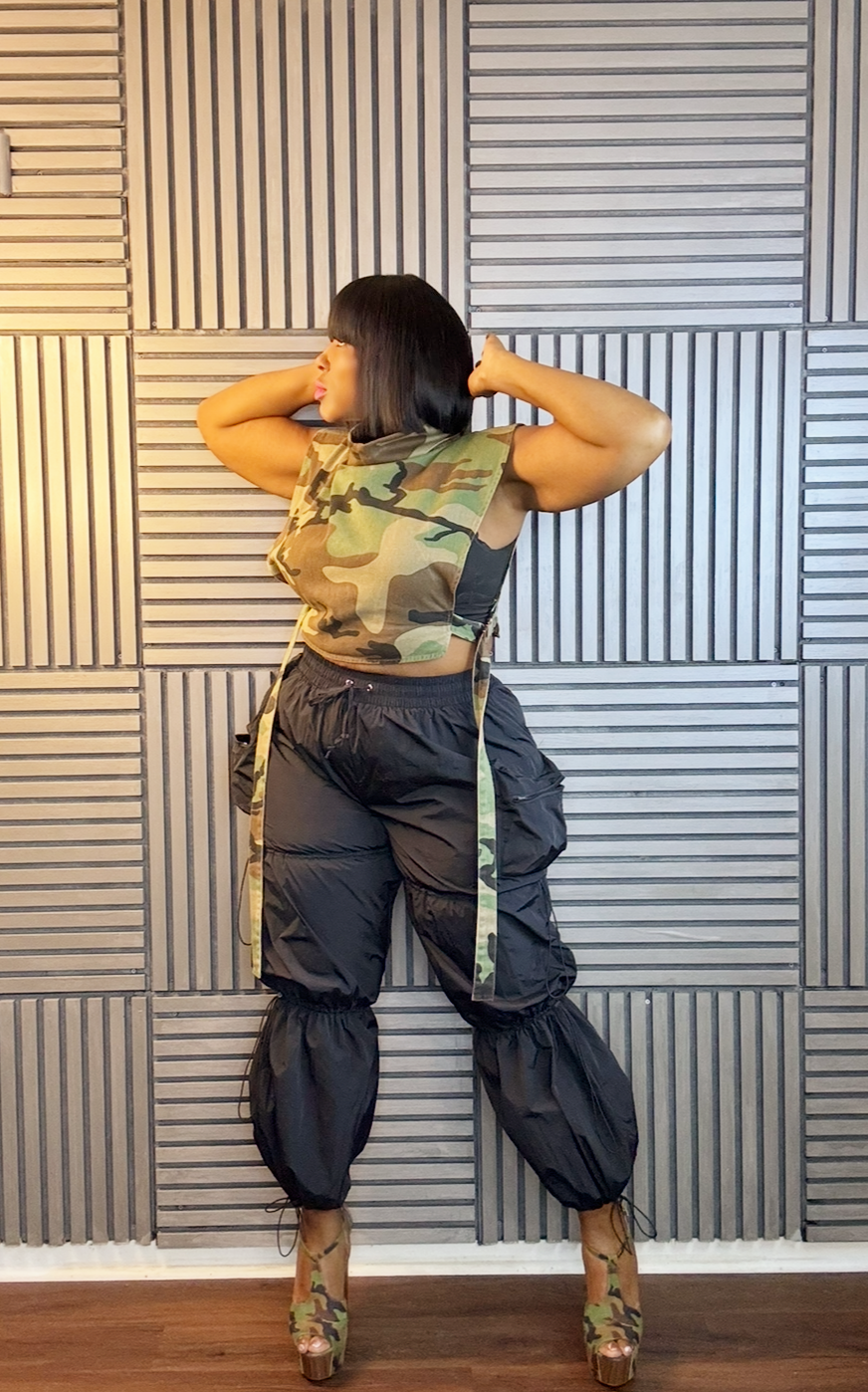 Prissy Parachute in Black